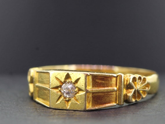 Beautiful Victorian 18 carat Gold Diamond Set Band - image 2