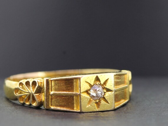 Beautiful Victorian 18 carat Gold Diamond Set Band - image 4