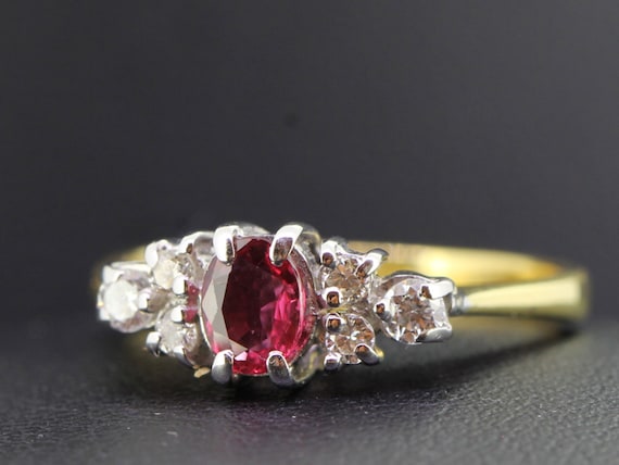 Elegant Ruby and Diamond 18 carat Gold Engagement… - image 2