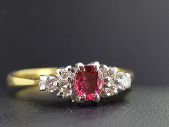 Elegant Ruby and Diamond 18 carat Gold Engagement… - image 4