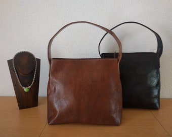 Handtasche 'talat 3' hellbraun und dunkelbraun  ohne Metallaplikation