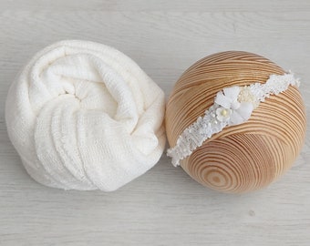 Weißes Blumen Haarband und passendes Wrap Set für Neugeborenen Fotografie, Baby Foto Requisiten, Kollektion "Marta"