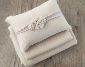 Full Newborn Photography Prop Set – Sweater Knit Backdrop & Matching Accessories | Sonia