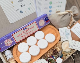 Chakra gift box with incense bundle, palo santo, 7 chakra stones, candle & ritual card – personalized mindfulness gift