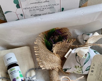 Geschenkbox  SPA - Lavendel -  Eukalyptus .- Badekugel  - 100% HANDGEMACHT - Grasspapier- 0 Plastik-