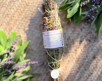Smudge bundle for house cleansing | Mugwort, juniper, rosemary & lavender | Ritual for protection, clarity and new beginnings