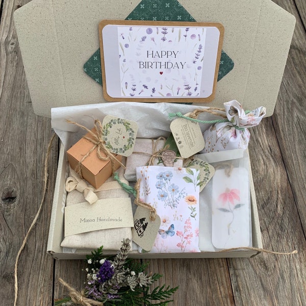 Personalisierte Geschenkbox - Aquarell - NaturSeife-  Kerze - Tee Lavendel .  100% HANDGEMACHT - Grasspapier-