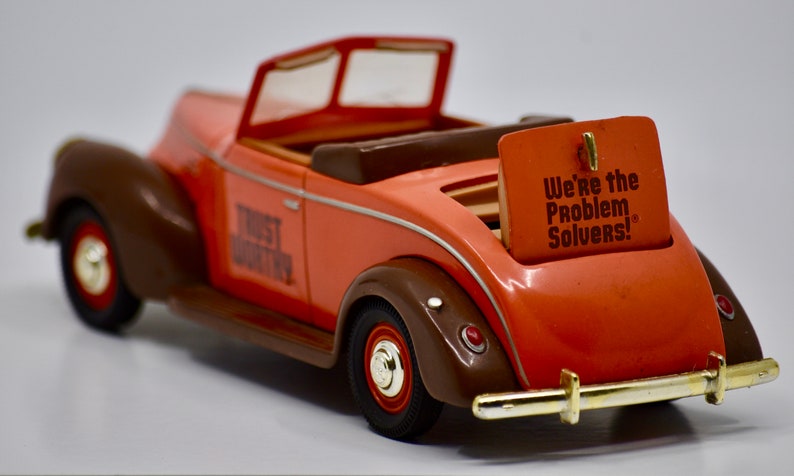 TrustWorthy Hardware Stores 1995 1:25 Scale Die Cast Metal Bank w Key 1940 Ford Convertible w Rumble Seat Liberty Classics Inc