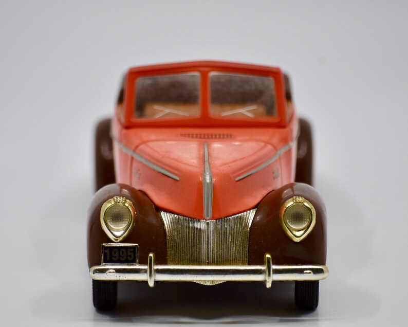 TrustWorthy Hardware Stores 1995 1:25 Scale Die Cast Metal Bank w Key 1940 Ford Convertible w Rumble Seat Liberty Classics Inc