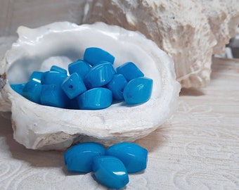 4x Jade Oval Perlen gedreht aqua blau 16mm