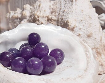 10x purple jade balls 12 mm drilled