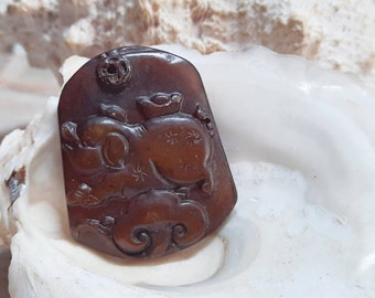 1x pendant jade pig 50 x 35 mm