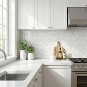 Keukenfolie met schelpmotief – Zelfklevende tegelstickers voor keukenachterwand – Spatbescherming met steenlook voor keuken en badkamer, waterdicht