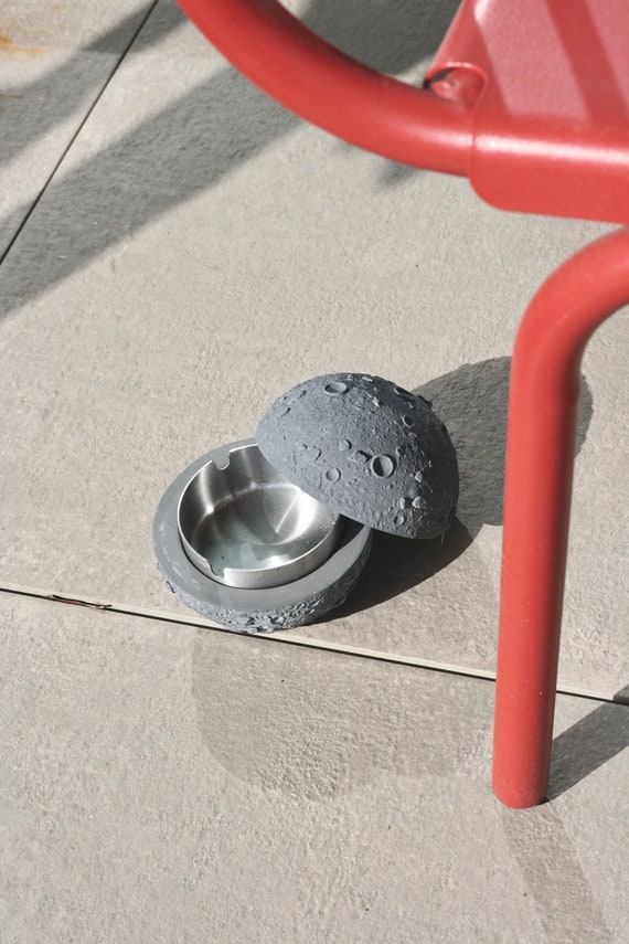 Posacenere da tavolo moderno in acciaio inossidabile con coperchio