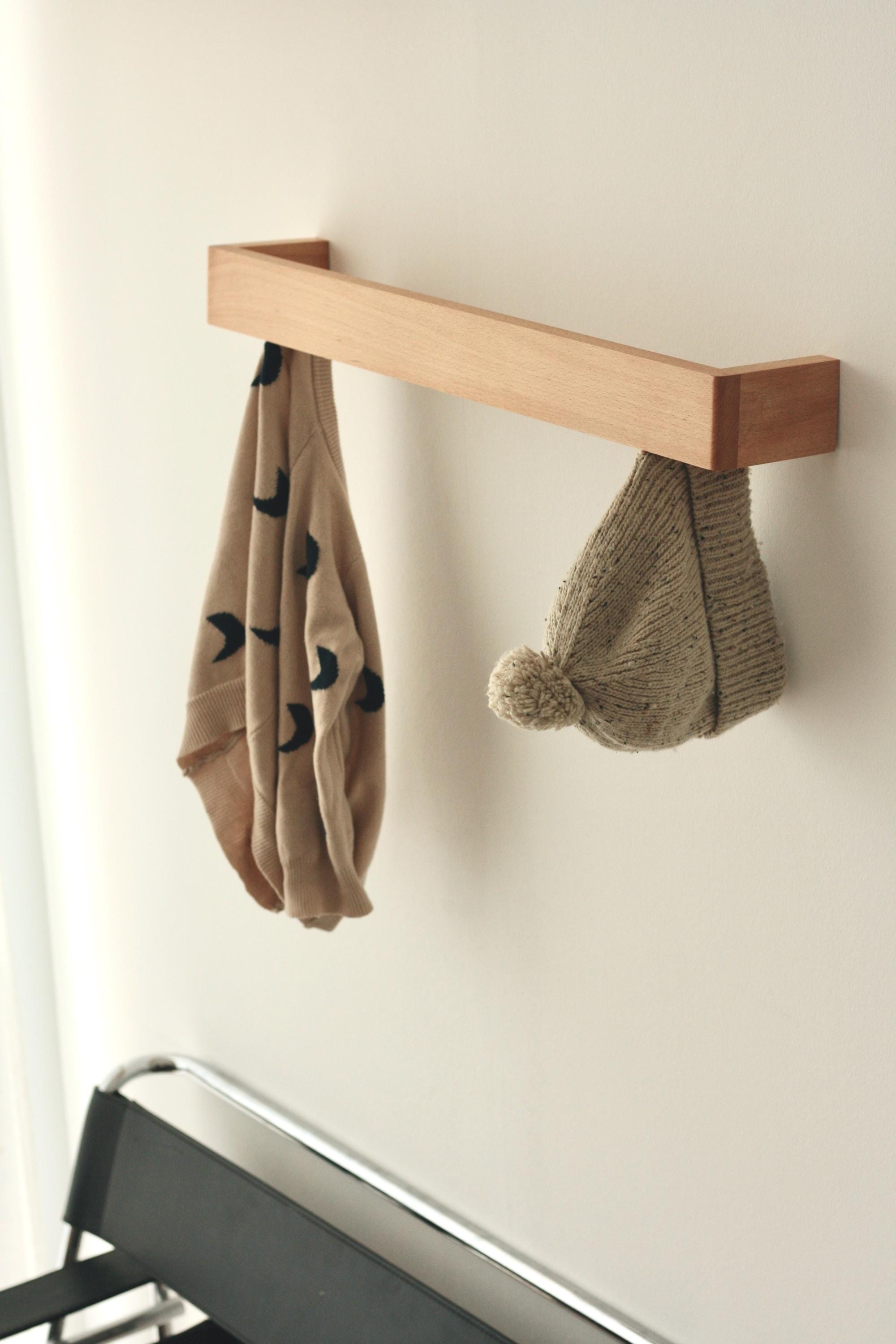 Appendiabiti moderno in legno, stile minimalista, per camera