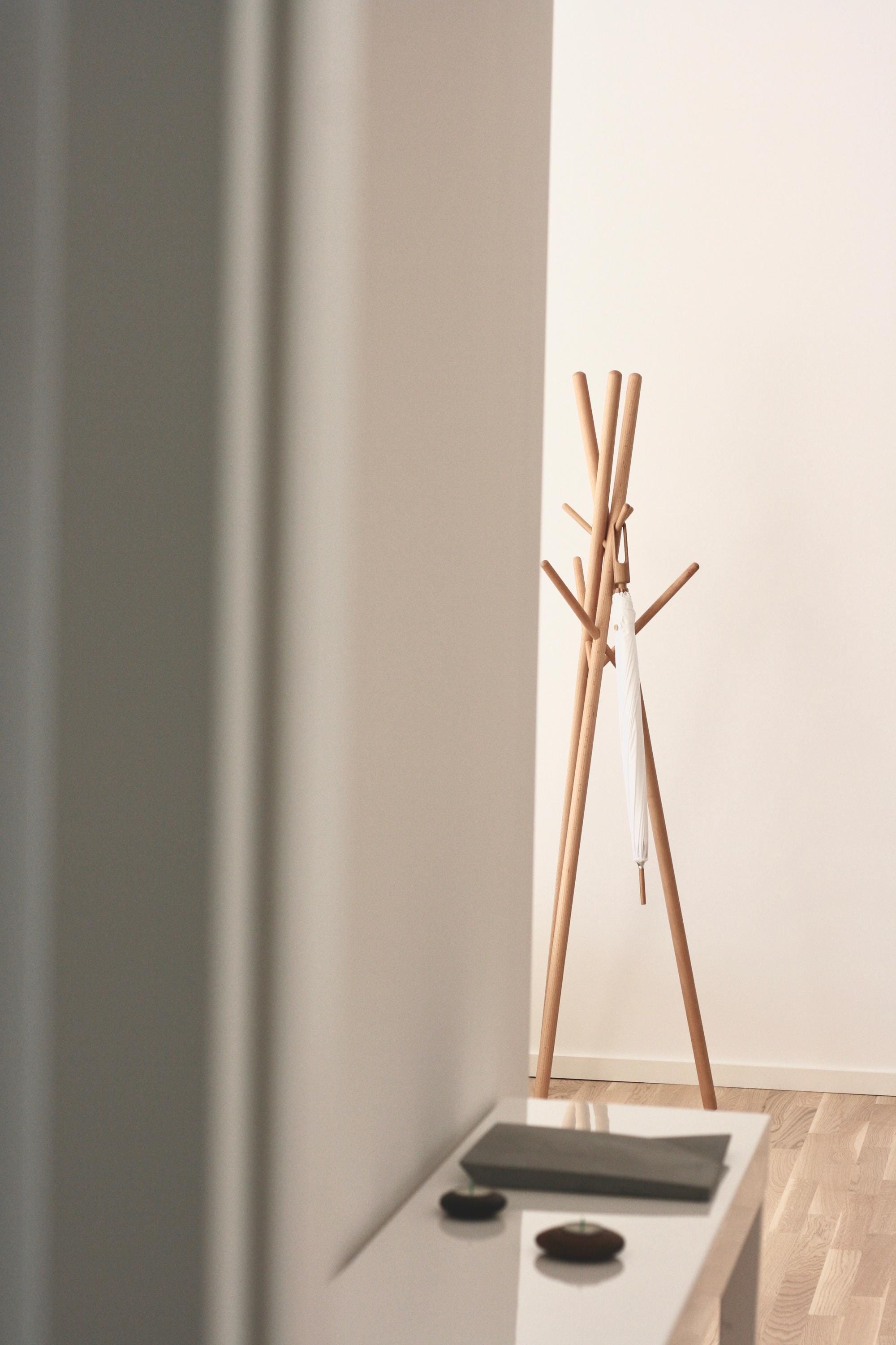 Wooden Coat Rack Stand Minimalist Tripod Coat Tree For Entryway 