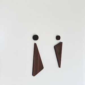 anaan Wollo Wooden Toilet Sign for Door WC Sign for Men and Women Self-Adhesive Bathroom Door Plaque Modern Restroom Signage Set of 2