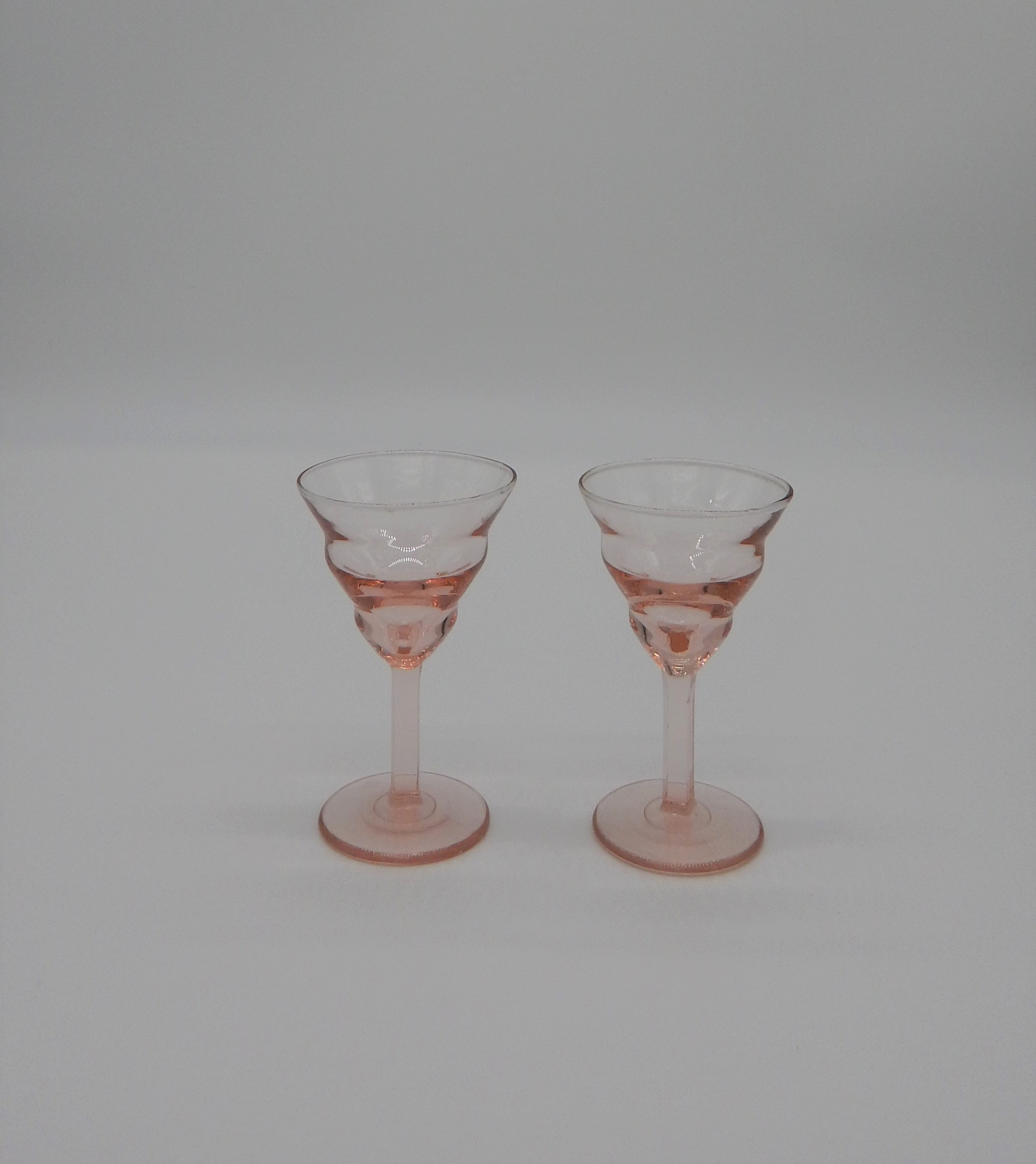 2 Verres Roses à Pieds