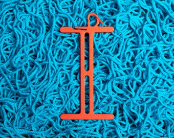 X-Large Bobbin • 5.8 inches overall length, 3 inch width, 4.5 inches length for yarn winding