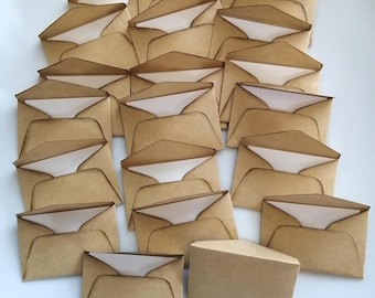 20 Mini-Umschlägen * Miniatur-Grußkarte * Kraftpapier und weiße Karte
