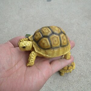 1:1 Life Size Baby Geochelone sulcata Tortoise Turtle Replica Model Figurine