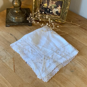 Bridesmaid handkerchief, Vintage Handkerchief, handkerchief for wedding ,embroidered vintage handkerchief