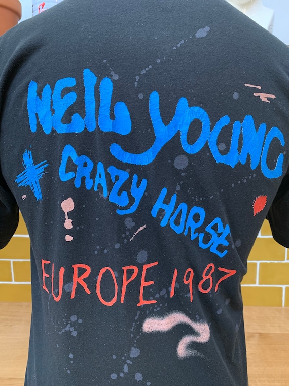 Vintage 1987 Neil Young & Crazy Horse tour shirt - image 4