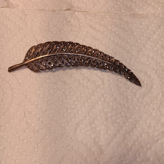 Feather broach silver size 3 inch vintage - image 4