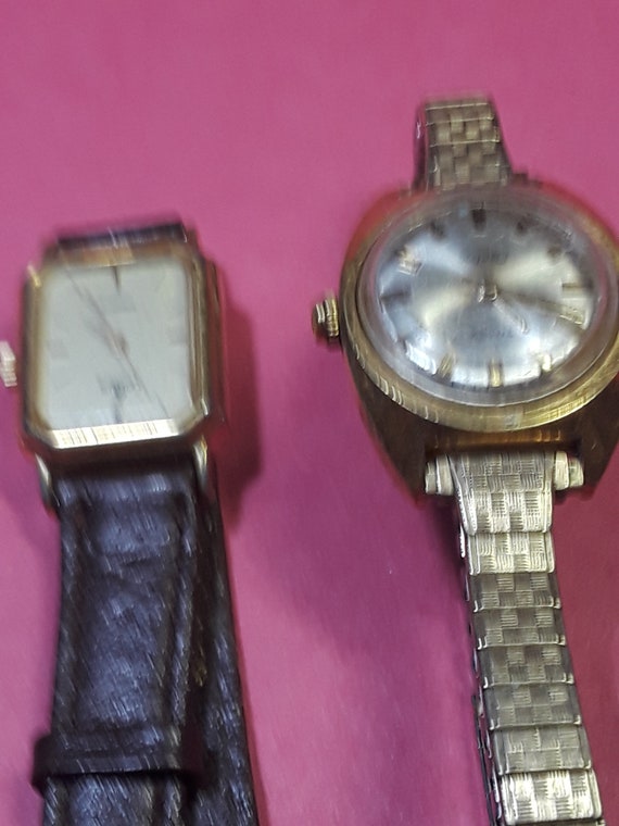 Wrist watches lot five probably needs battery - image 2