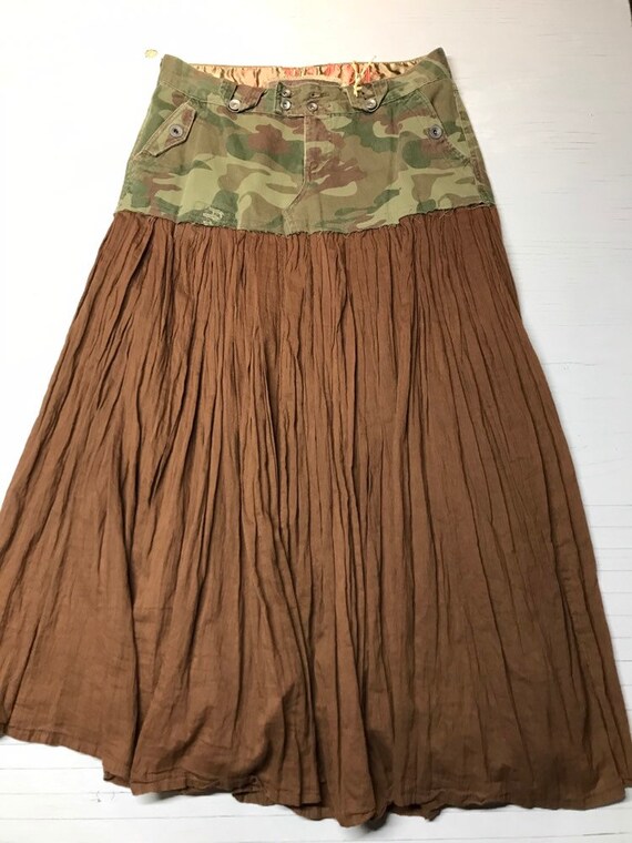brown skirt
