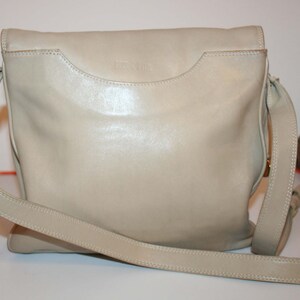 Gold arrow bag, casual vintage handbag or shoulder bag, leather beige, 100% original, circa 90s image 3