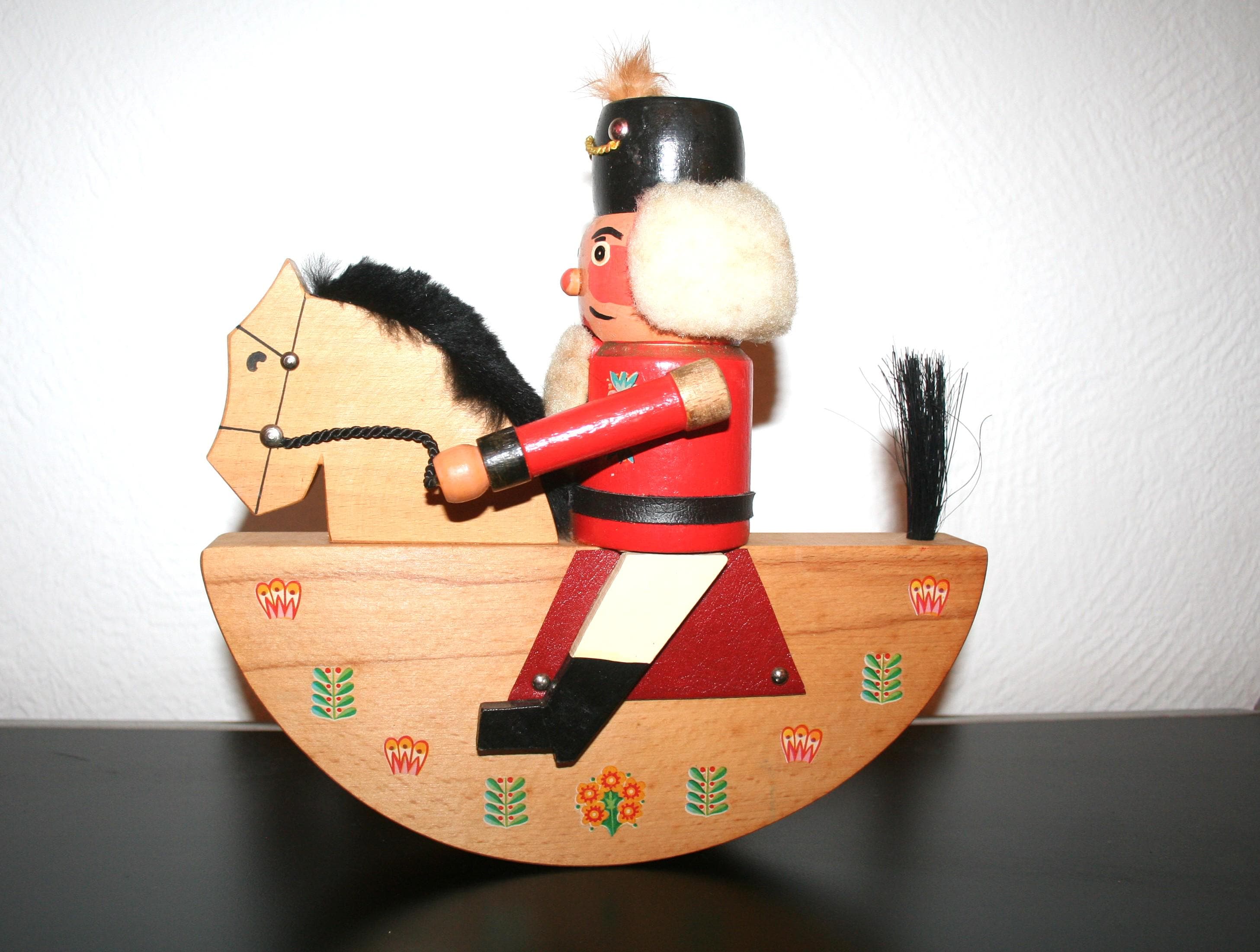 東ドイツ製 エルツ山地 アンティーク伝統的木製くるみ割り人形 28cm