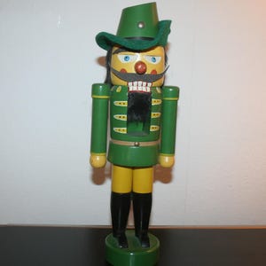 Erzgebirge nutcracker, vintage nutcracker, forester or hunter, original GDR nostalgia
