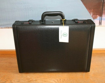 Gold arrow, exclusive luxury vintage briefcase, black, 100 % original, rarity, as good as new with label