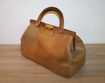 Vintage Tasche, etwas größere Damen Handtasche, in Form einer Arzttasche, dickes Leder braun, Original 50er - 60er Jahre