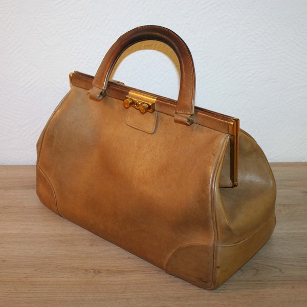 Vintage Tasche, etwas größere Damen Handtasche, in Form einer Arzttasche, dickes Leder braun, Original 50er - 60er Jahre
