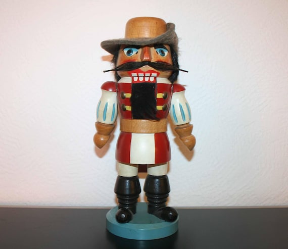 エルツ山地くるみ割り人形、ヴィンテージくるみ割り人形、銃士