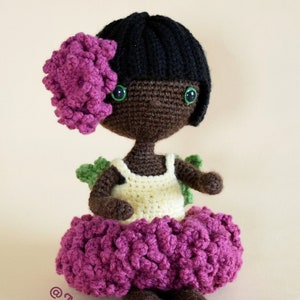 Gehäkelte Blumenfee-Amigurumi-Puppe