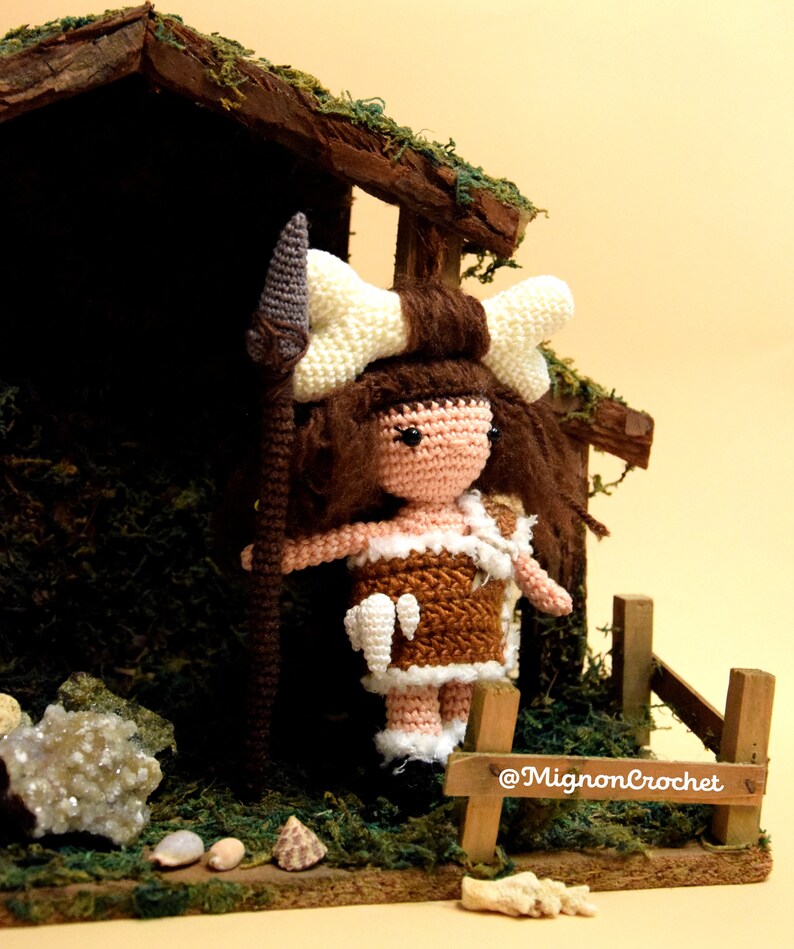 Modèle Crochet femme des cavernes préhistoire amigurumi poupée image 4