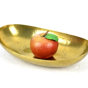 Ciotola Weimar in ottone con corona Ciotola da portata Art Deco anni '30 Design martellato Ciotola per frutta Vassoio da portata Design Ciotola in rame