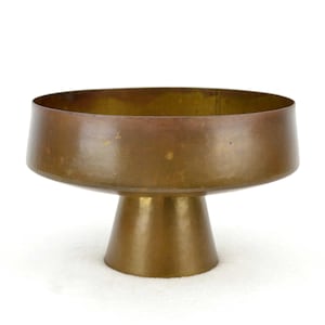 Ciotola con piedini Art Déco, ciotola in ottone martellato, vassoio artigianale Bauhaus, fruttiera anni '30, ciotola in ottone di design