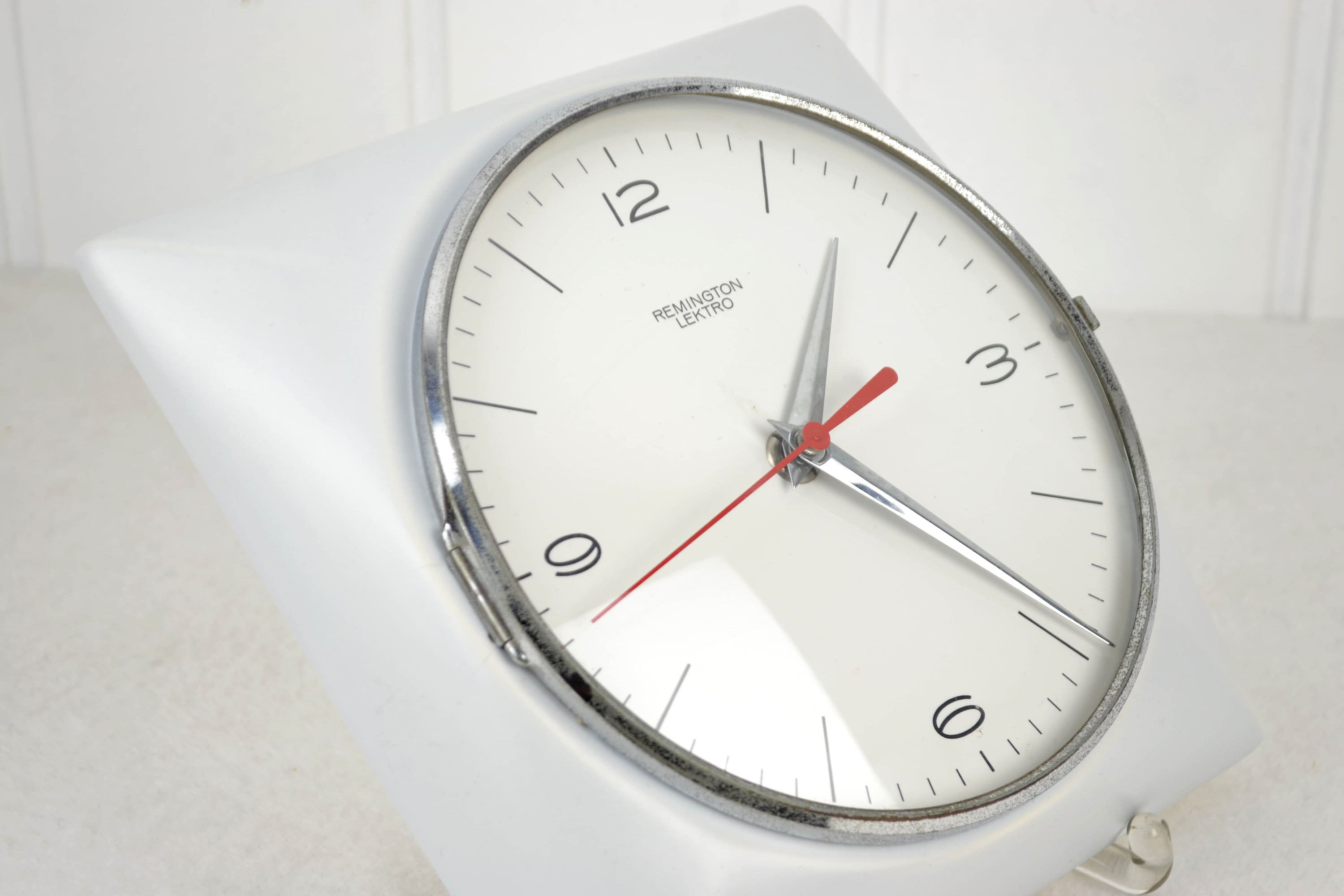 レミントン レクト壁掛け時計 不良品 デザイン ゼンマイ仕掛け時計