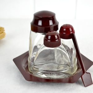 Bakelite Spice Cruet Art Deco 30&#39;s Poncet Salt Pepper Shaker Mustard Pot Spice Shaker Tray Vintage Pepper Shaker Salt Shaker Spices