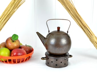 Teapot with warmer, hammer blow, hand-driven, 1930s, handcrafted, Merseburg, Bauhaus, teapot, vintage industrial design, copper, mid-century