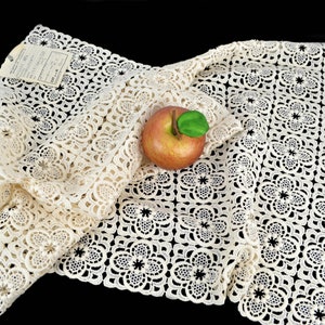 GDR doilies tablecloth runners VEB lace and blouses Plauen cotton unused shabby chic country house vintage 60s mid century