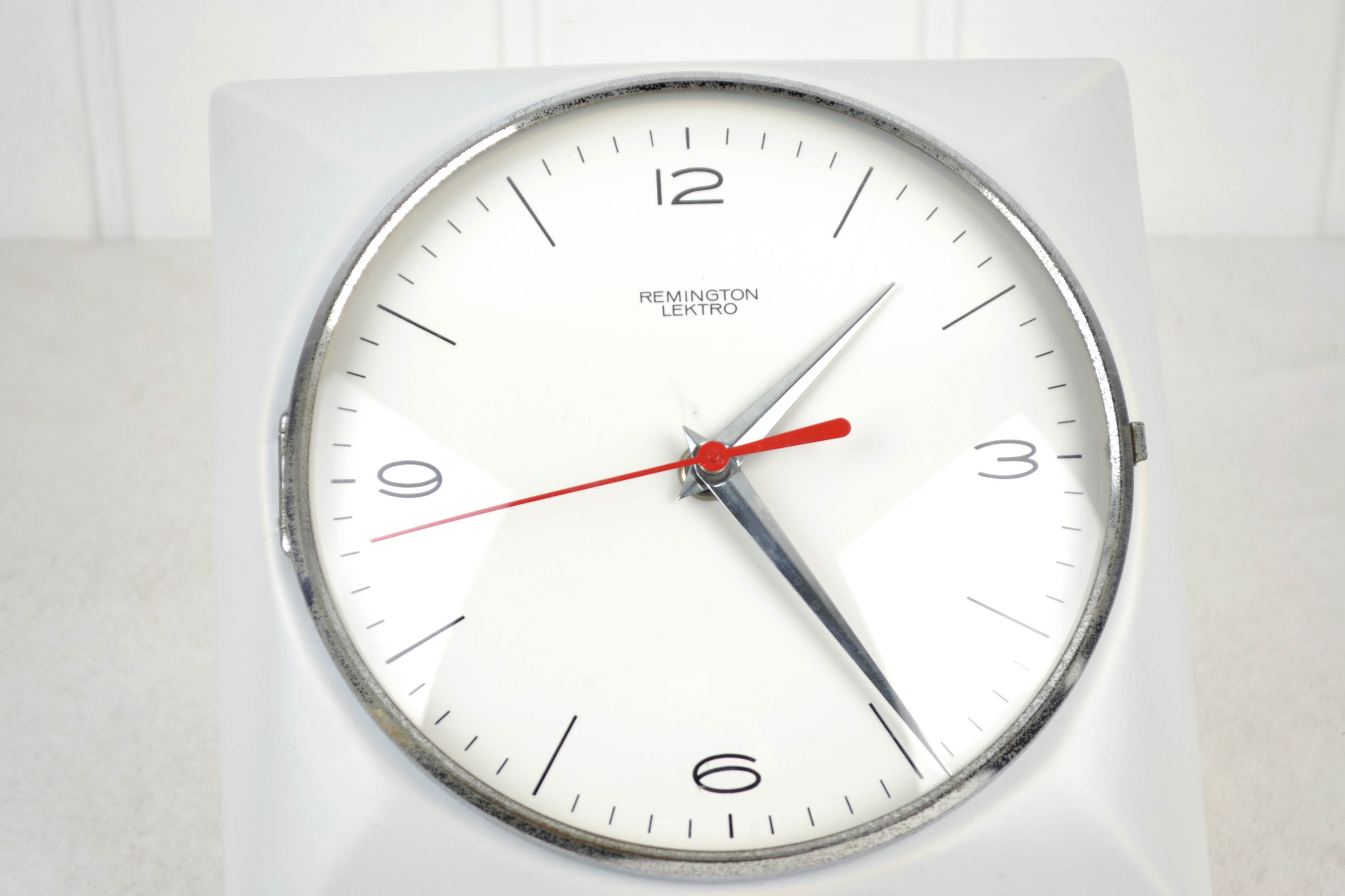 レミントン レクト壁掛け時計 不良品 デザイン ゼンマイ仕掛け時計