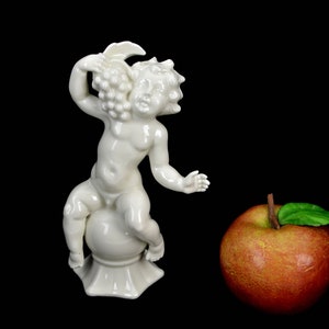 Putto Bacchus porcelain figurine Schaubach Kunst Wallendorf porcelain figurine 30s 40s vintage design Wein Pottery ceramic figurine collector