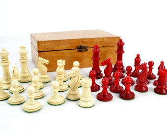 Bakelit Schachfiguren 20er 30er K.P. Uhlig, Borstendorf Form Design Staunton Rot Elfenbeinfarben Schach Figuren
