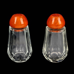 Salt shaker pepper shaker with Bakelite Catalin closure spice shaker design 30s Art Deco vintage shaker brocante collector