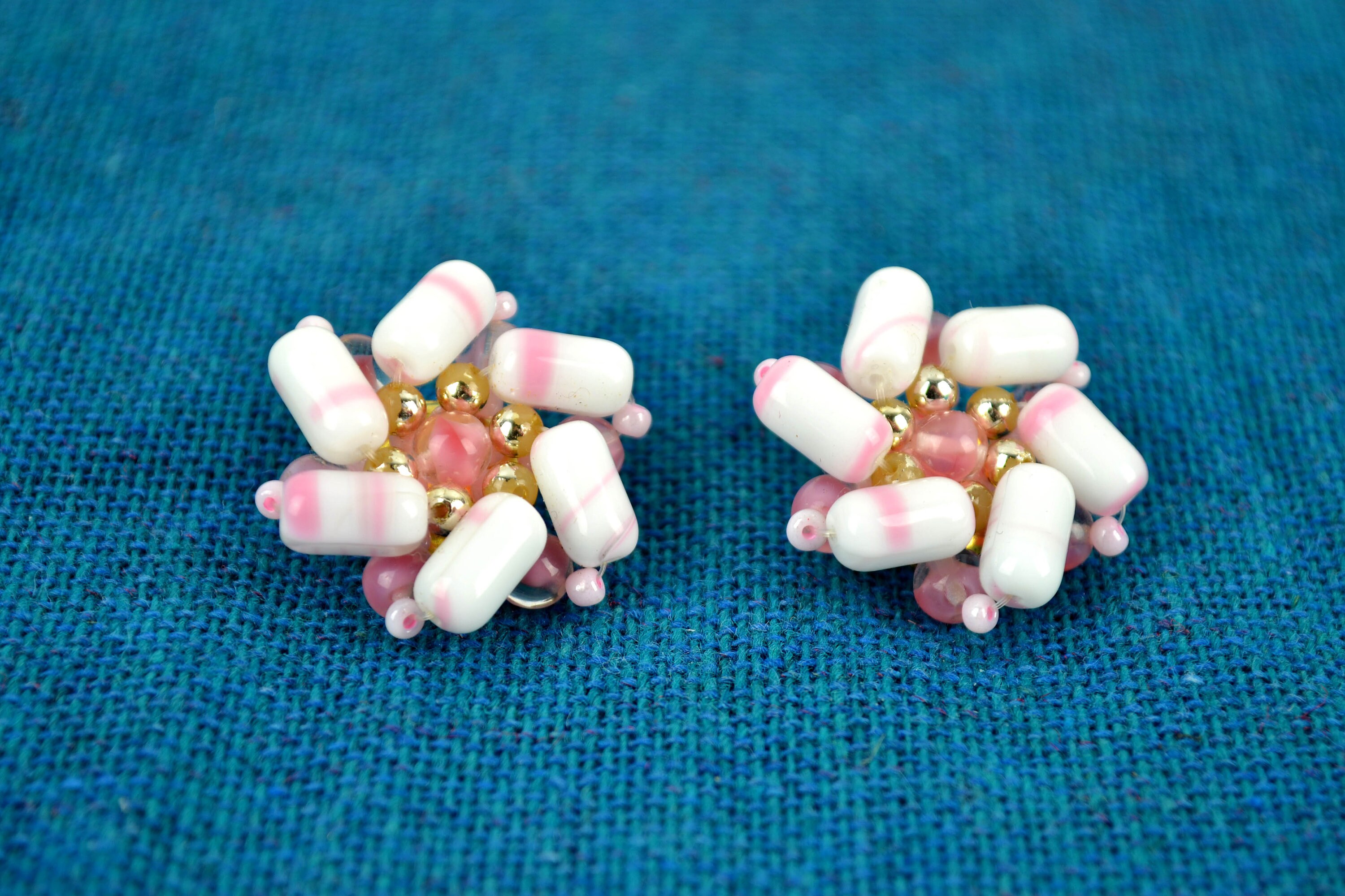 Boucles D'oreilles Clips Vintage Années 50 - Verre Rose Irisé, Authentique, Occasion